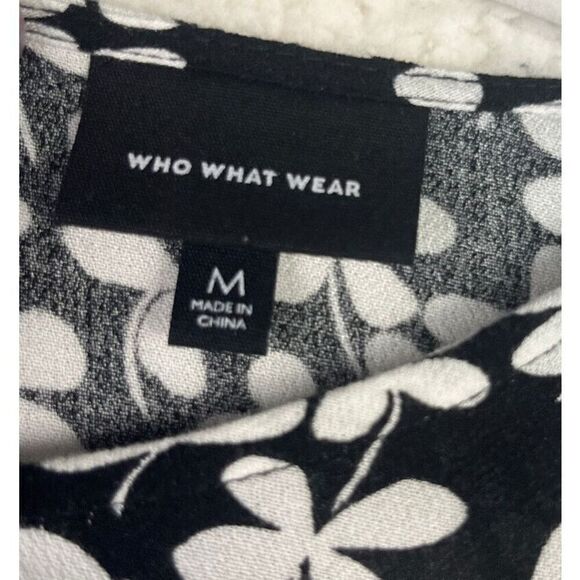Who What Wear Romper Shorts Ruffle Black White Clover Floral Size Medium - Picture 3 of 8